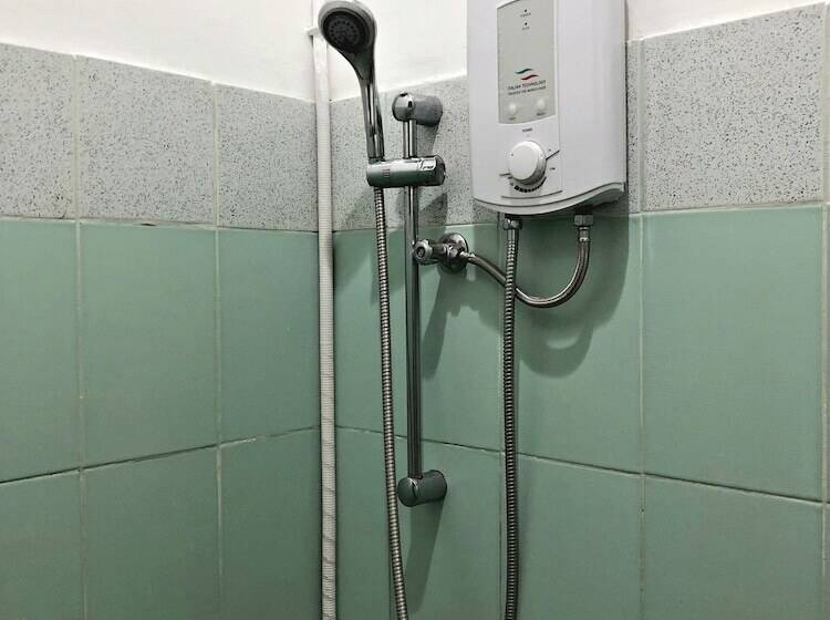 Отель Knights Ko Suites