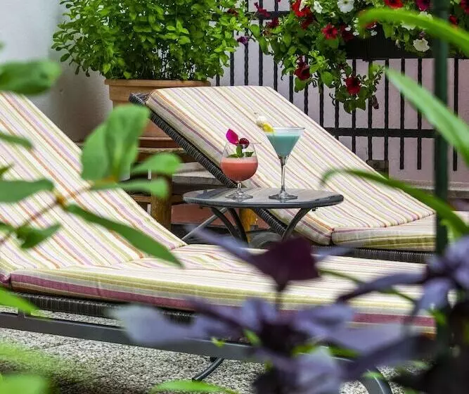 Mitra, Story Hotels