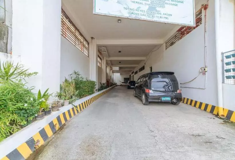 Reddoorz Plus At Hotel Metro Kalibo