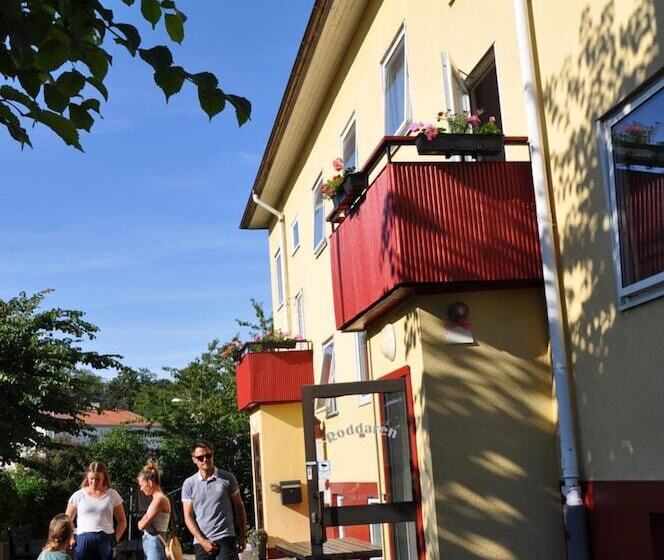 Roddaren Vandrarhem   Hostel