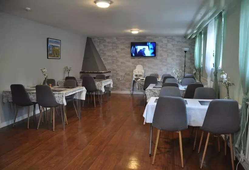 Roddaren Vandrarhem   Hostel