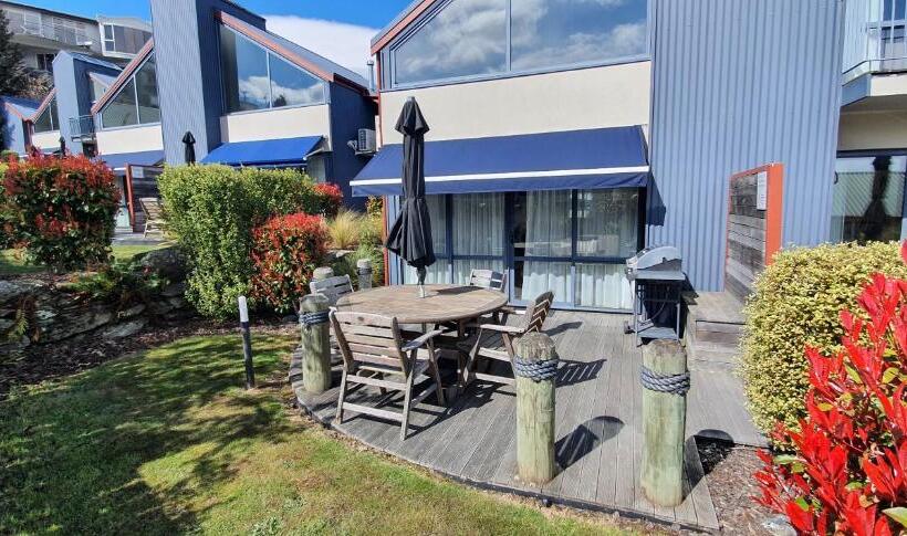 The Moorings Motel And Apartments