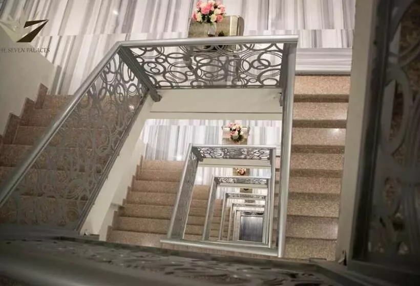 Hotelli Express Seven Palaces