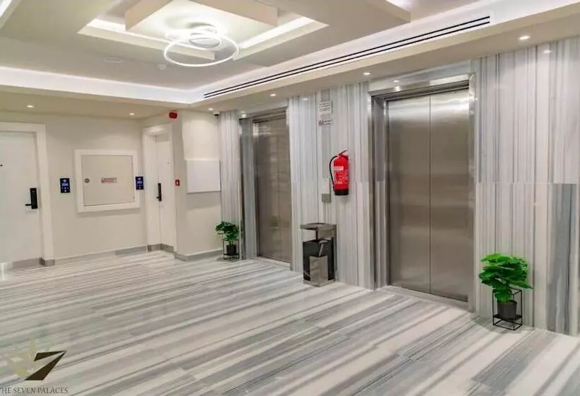 Hotelli Express Seven Palaces