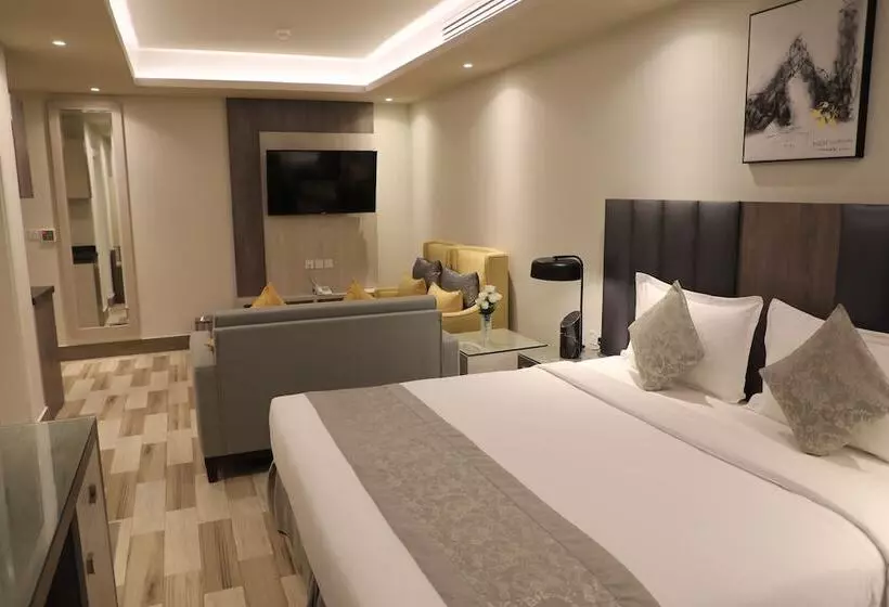 Hotelli Express Seven Palaces