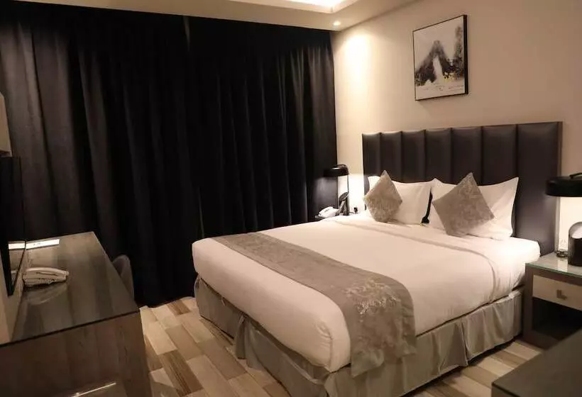 Hotelli Express Seven Palaces