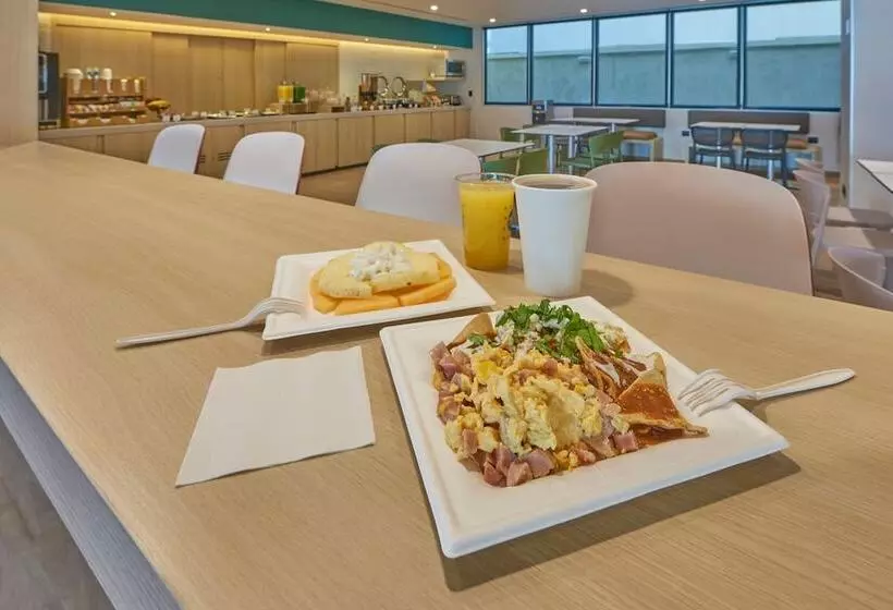 ホテル City Express By Marriott Cancun Aeropuerto