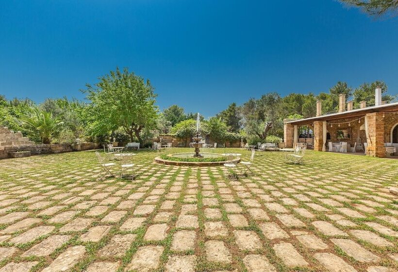 Отель 3376 Masseria Cucuruzza Superior Dora