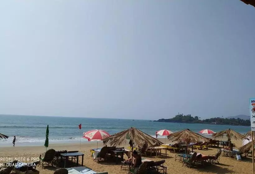ホテル Mountain Palm Patnem Beach