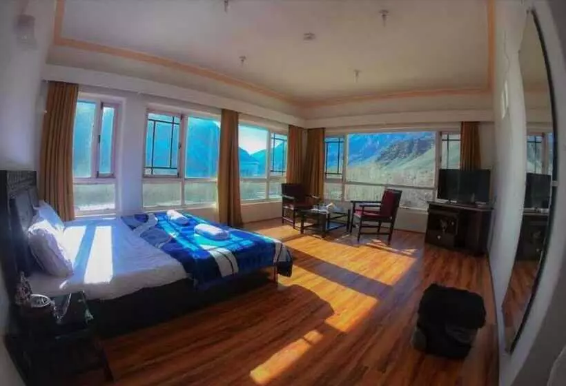 ホテル The Nun Kun Residency Kargil