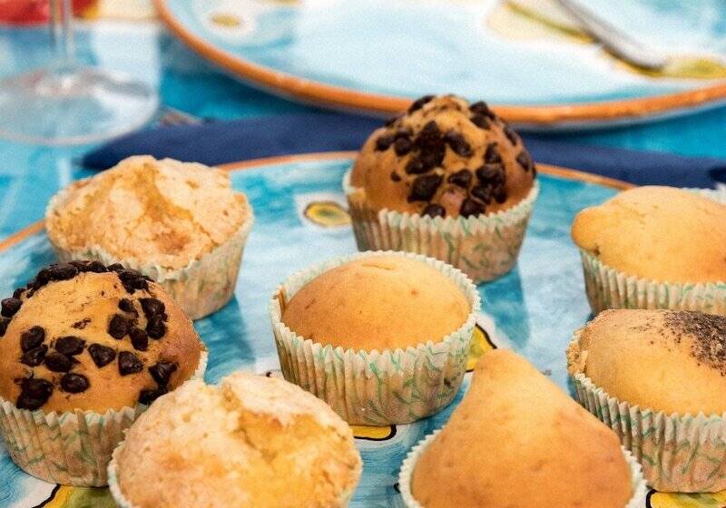 膳宿费 Holiday Eolie Village