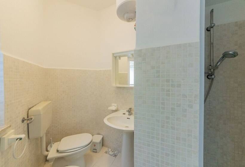 膳宿费 Holiday Eolie Village