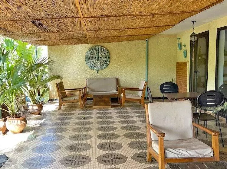پانسیون Umoja Guest House