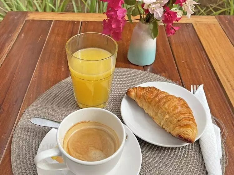 پانسیون Umoja Guest House