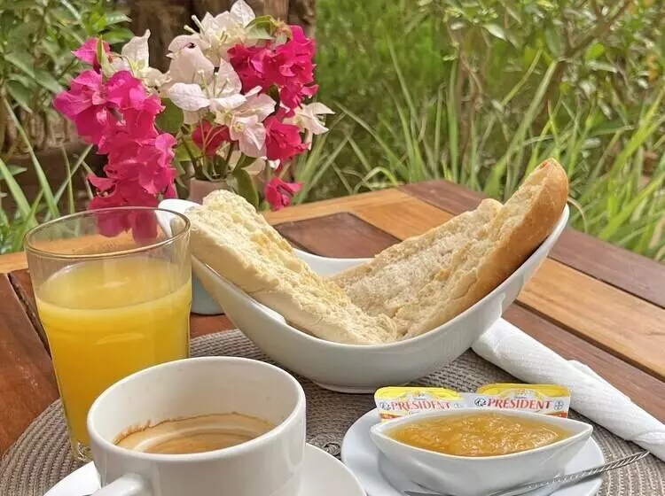 پانسیون Umoja Guest House