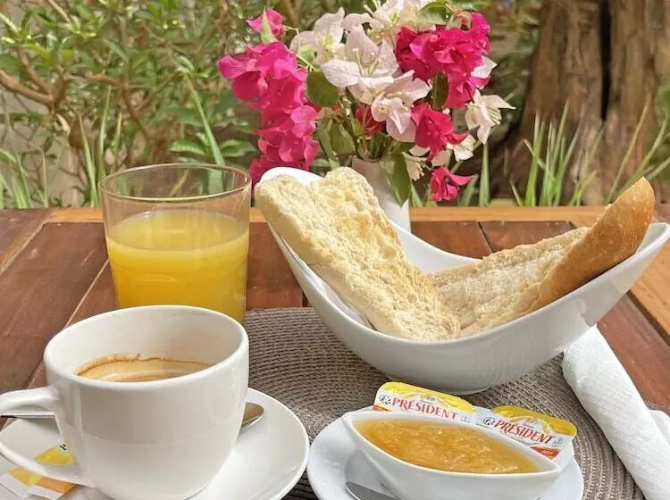 پانسیون Umoja Guest House