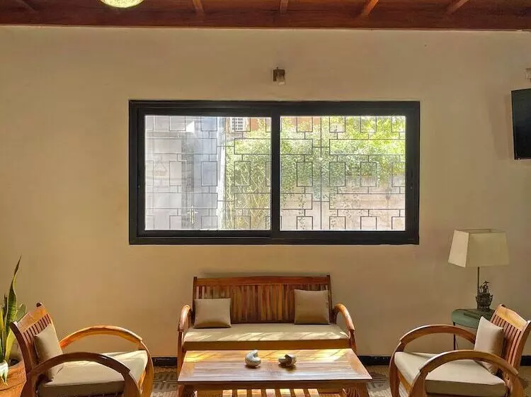 پانسیون Umoja Guest House