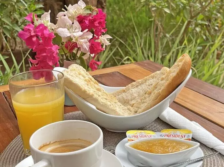 پانسیون Umoja Guest House