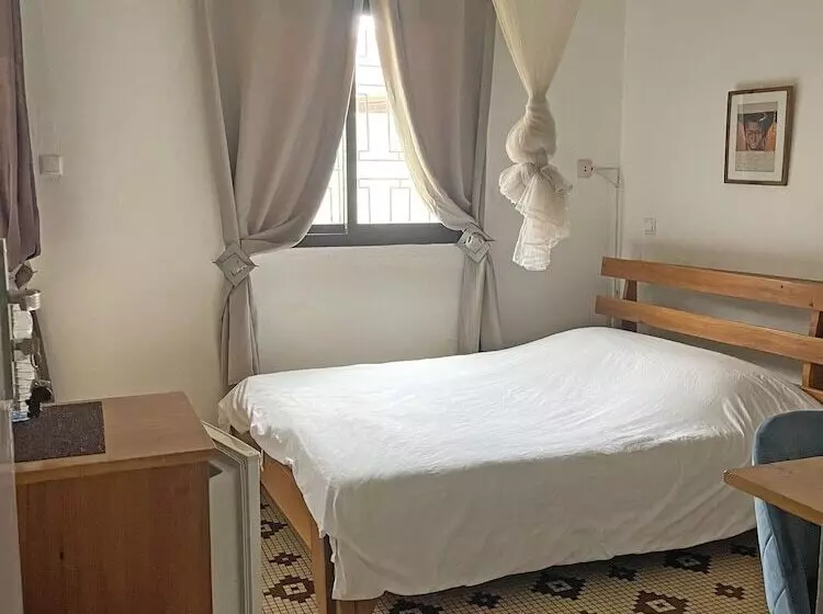 پانسیون Umoja Guest House