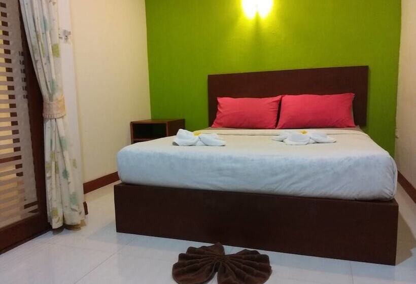 Lanta Long Beach Apartment   Hostel