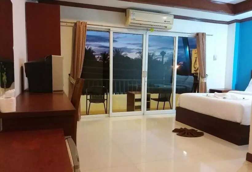 Lanta Long Beach Apartment   Hostel