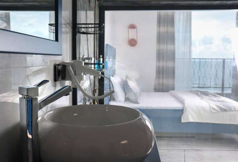 تختخواب و صبحانه Blueay Butik Otel