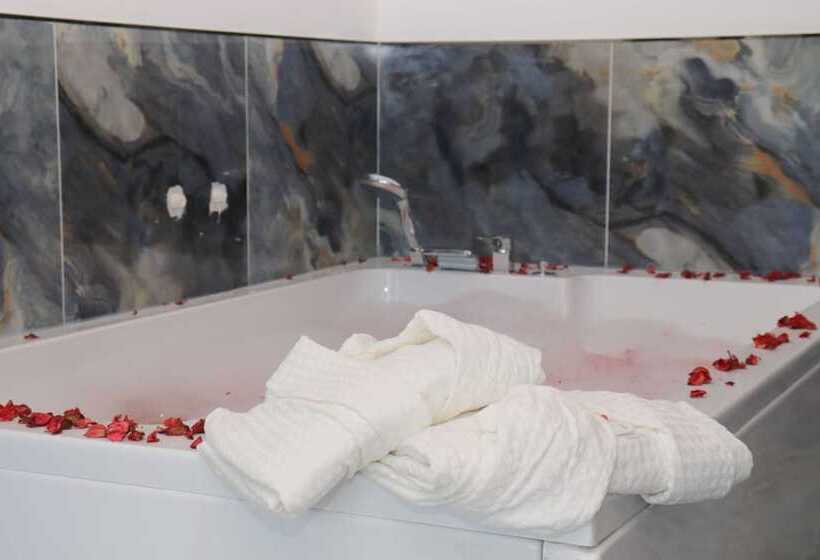 تختخواب و صبحانه Blueay Butik Otel