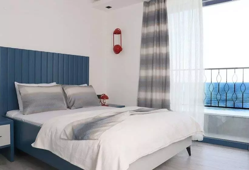 تختخواب و صبحانه Blueay Butik Otel