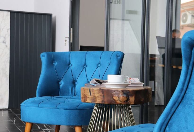 تختخواب و صبحانه Blueay Butik Otel