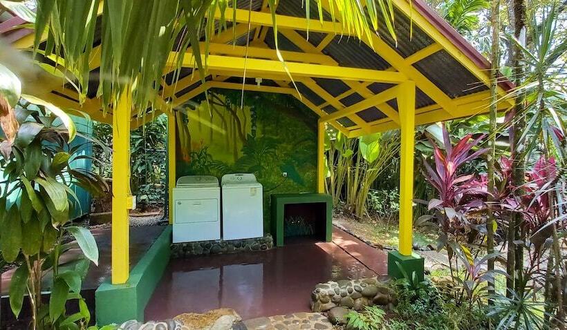 Cabinas Costa Tropicana