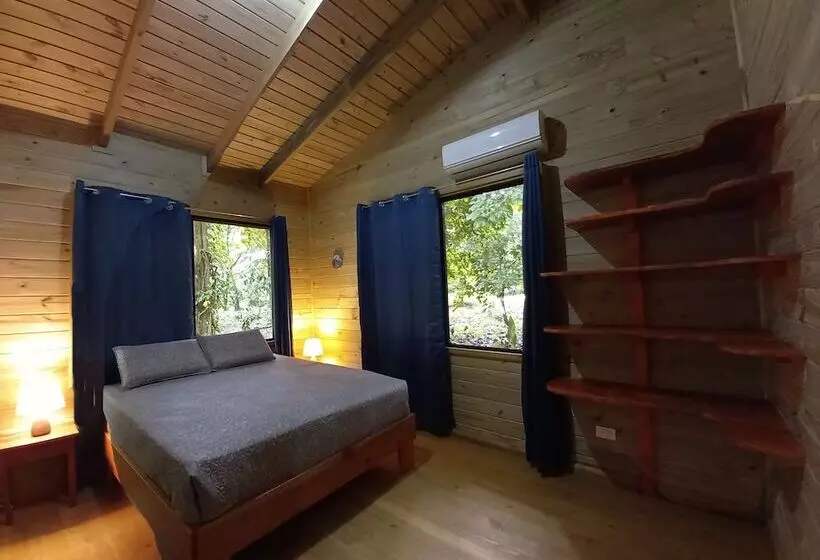 Cabinas Costa Tropicana