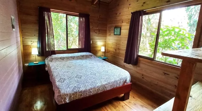 Cabinas Costa Tropicana