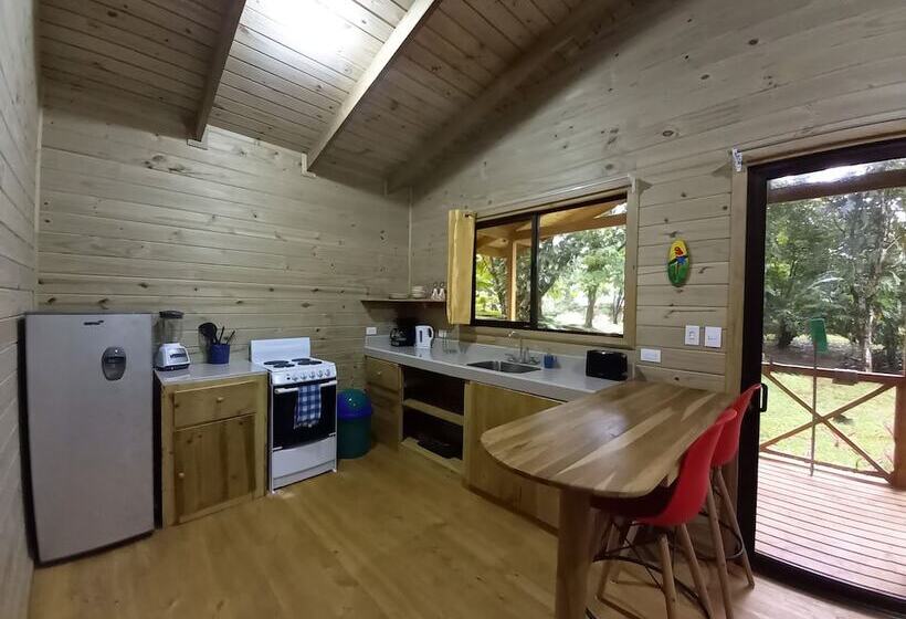 Cabinas Costa Tropicana