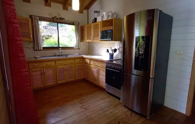 Cabinas Costa Tropicana