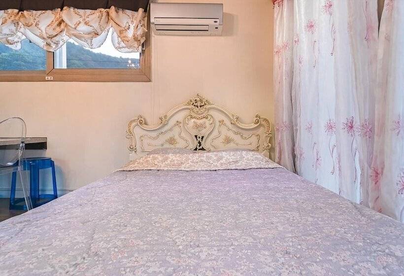 Gapyeong Hill House Pension