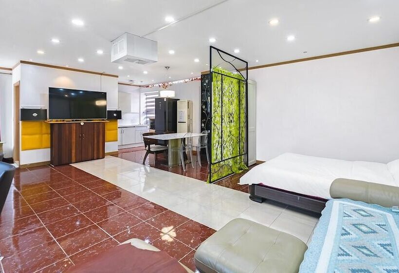 Gapyeong Hill House Pension