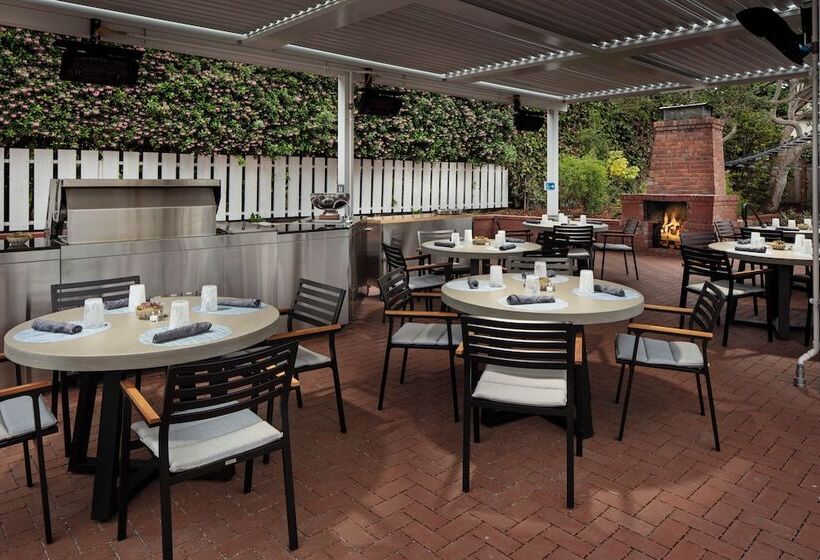 Отель Carmel Beach