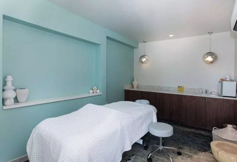 Hotelli Carmel Beach