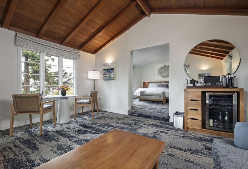 Отель Carmel Beach