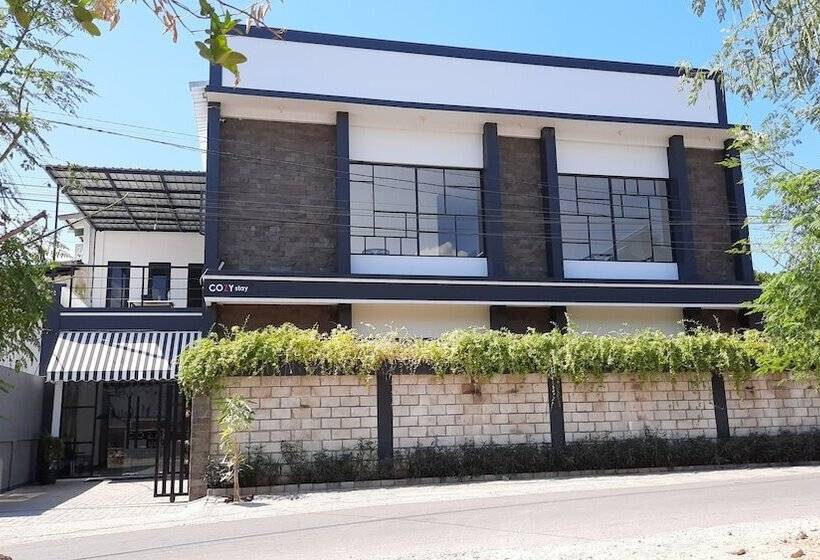 ホテル Cozy Stay Kupang