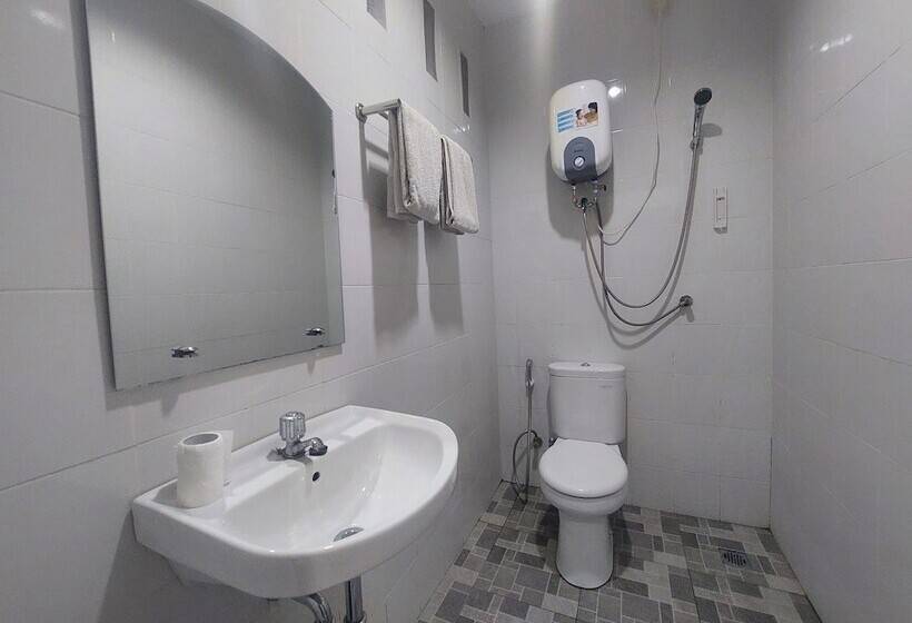 ホテル Cozy Stay Kupang