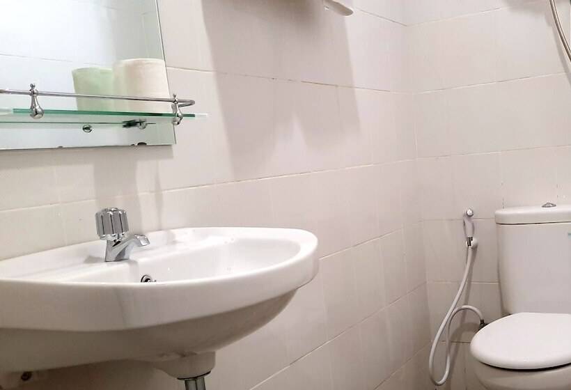 ホテル Cozy Stay Kupang