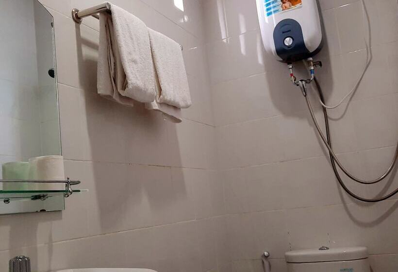 ホテル Cozy Stay Kupang