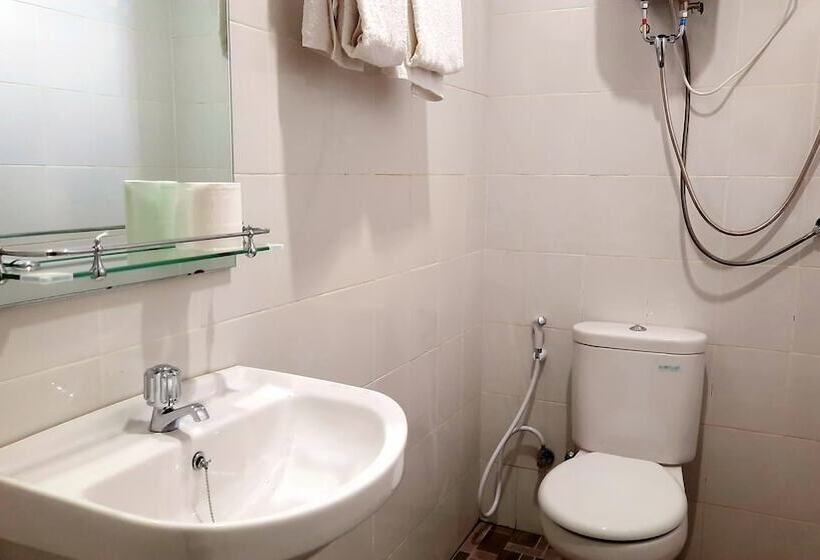 ホテル Cozy Stay Kupang