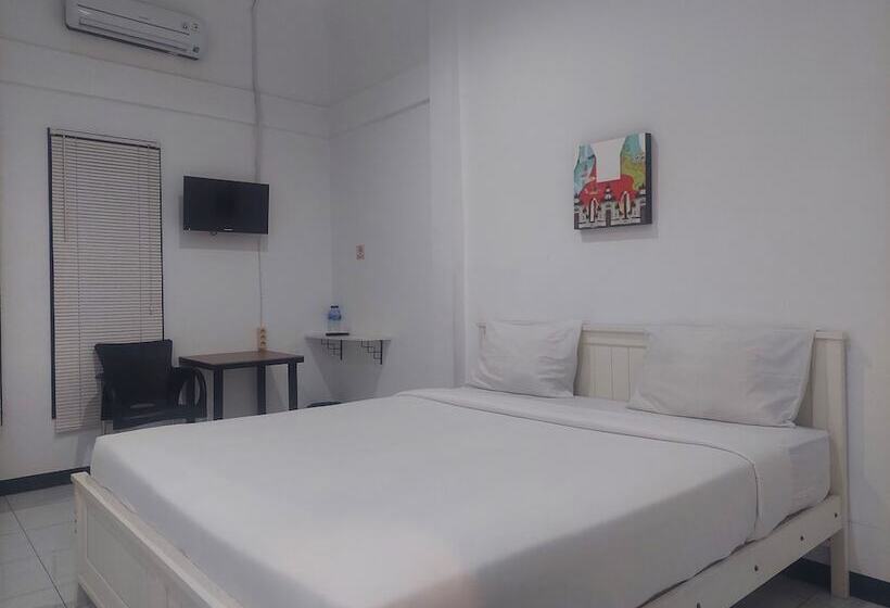 ホテル Cozy Stay Kupang
