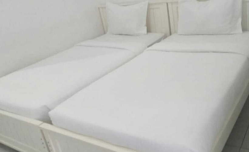ホテル Cozy Stay Kupang