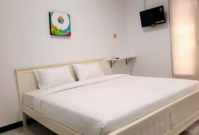 ホテル Cozy Stay Kupang