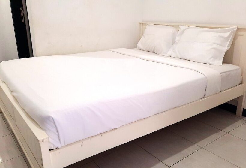 ホテル Cozy Stay Kupang