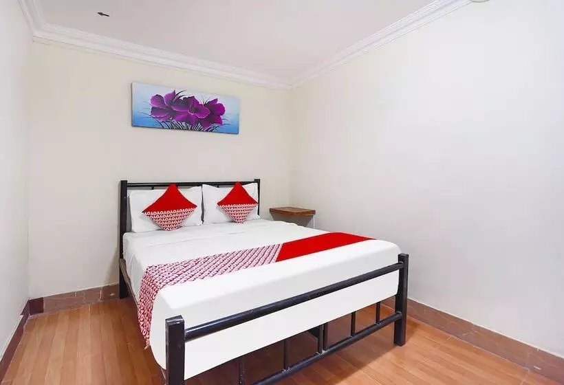 ホテル Kost Sofie Syariah By Oyo Rooms