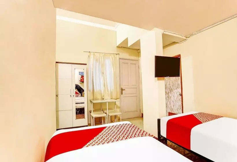 ホテル Kost Sofie Syariah By Oyo Rooms
